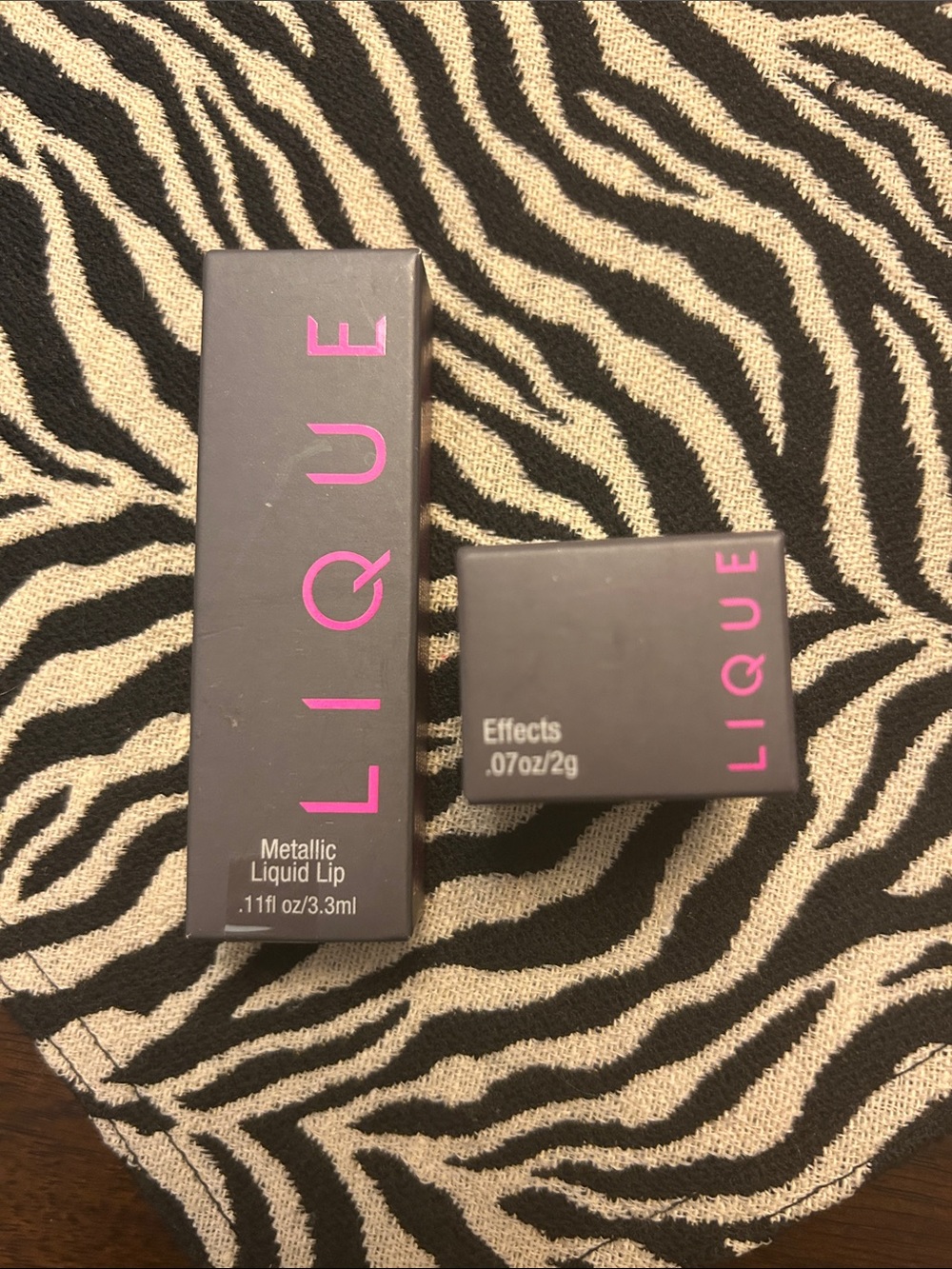 CLOSEOUT- Lique Metallic Liquid Lip + Effects